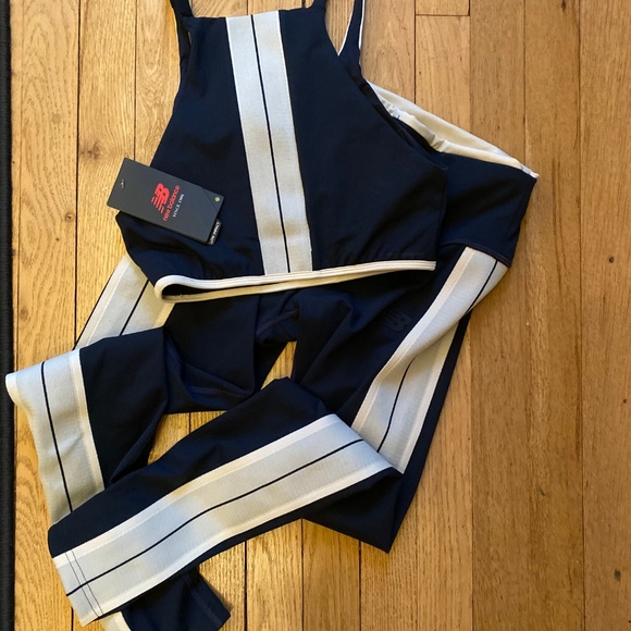 New Balance Bra and Tights Sleek Small